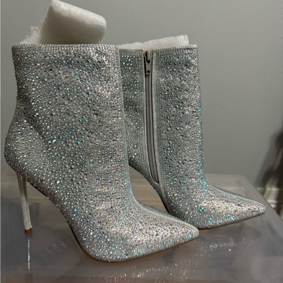 Boots - Picture 2 of 4